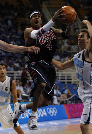 博洛尼亚3-0大胜乌迪内斯，波贝加梅开二度，贝尔纳代斯基建功（博洛尼亚3比0完胜乌迪内斯：波贝加梅开二度，贝尔纳代斯基破门）