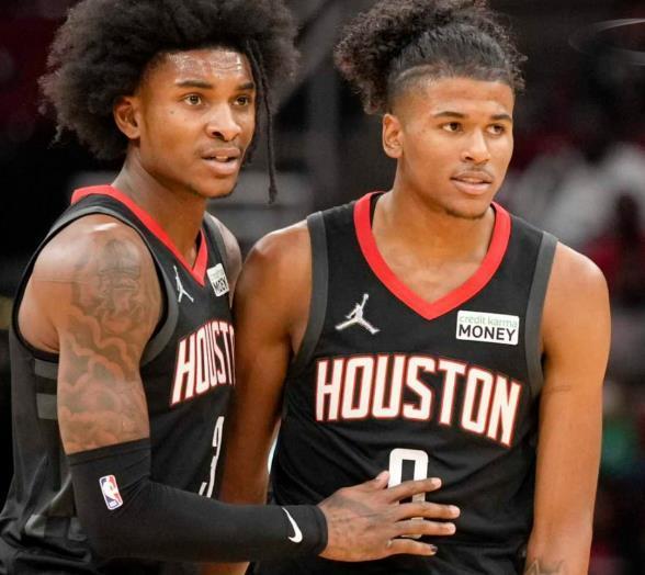 女子篮球联盟赛季焦点球员表现（女篮联赛本季明星球员表现盘点）