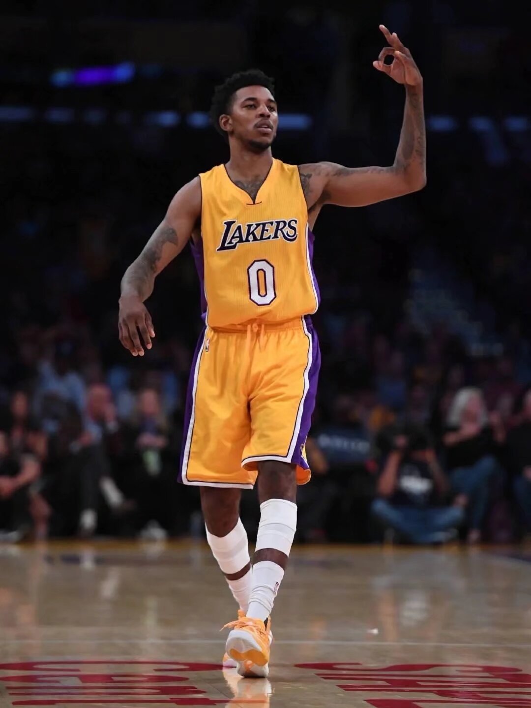 首尔主帅金基东：双线作战让球员们在体能上面临不小的挑战（首尔主帅金基东：双线征战令队员体能压力不小）