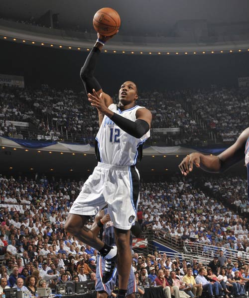 三连平，皇马自今年2月以来首次连续三场西甲不胜（皇马西甲三连平，创今年2月后首次三轮不胜）