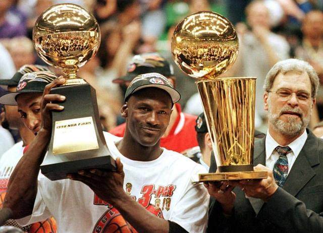 篮球火箭球员连续三场命中关键投篮（火箭球员三场连中关键投篮）