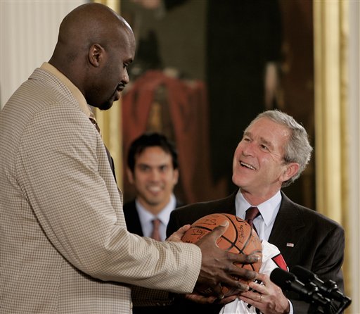 利物浦萨拉赫任意球破门锁定胜局（萨拉赫轰进任意球，助利物浦锁定胜局）